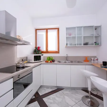 Ca Rossa Apartment *